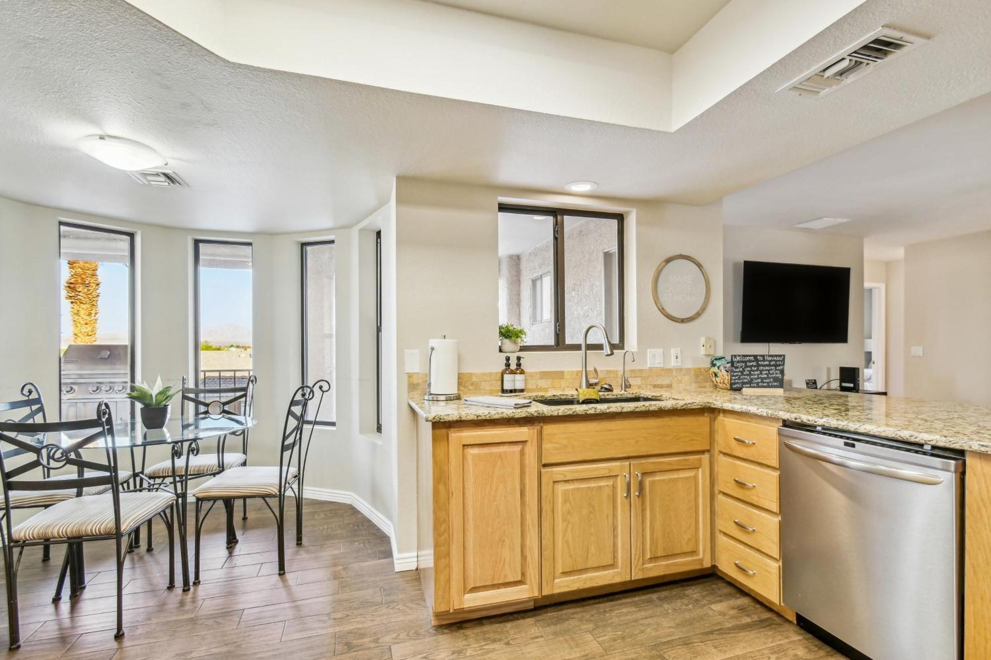Lake Havasu Oasis With Lake View, 1 Mi To Beach! Lake Havasu City Ngoại thất bức ảnh